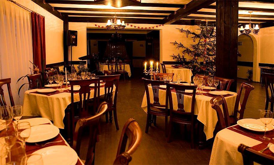 Casa Octavian Hotel Sucevita Bagian luar foto